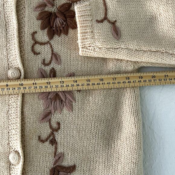 SOLD SOLD 1960s Wool Embroidered Long Cardigan Sweater Granny Boho Cottage SM - Picture 9 of 15